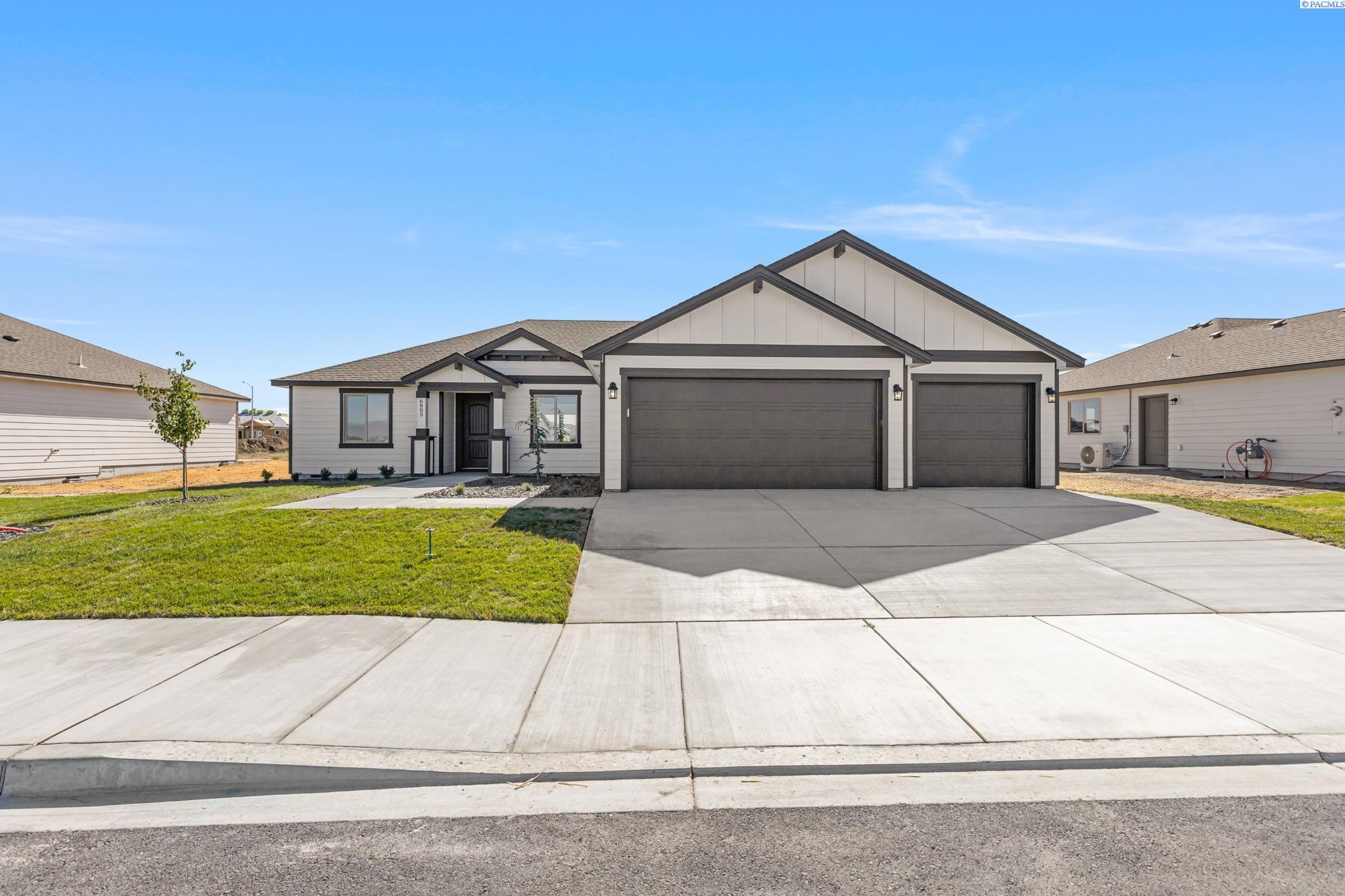 Property Photo: 6805 Road 108 WA 99301