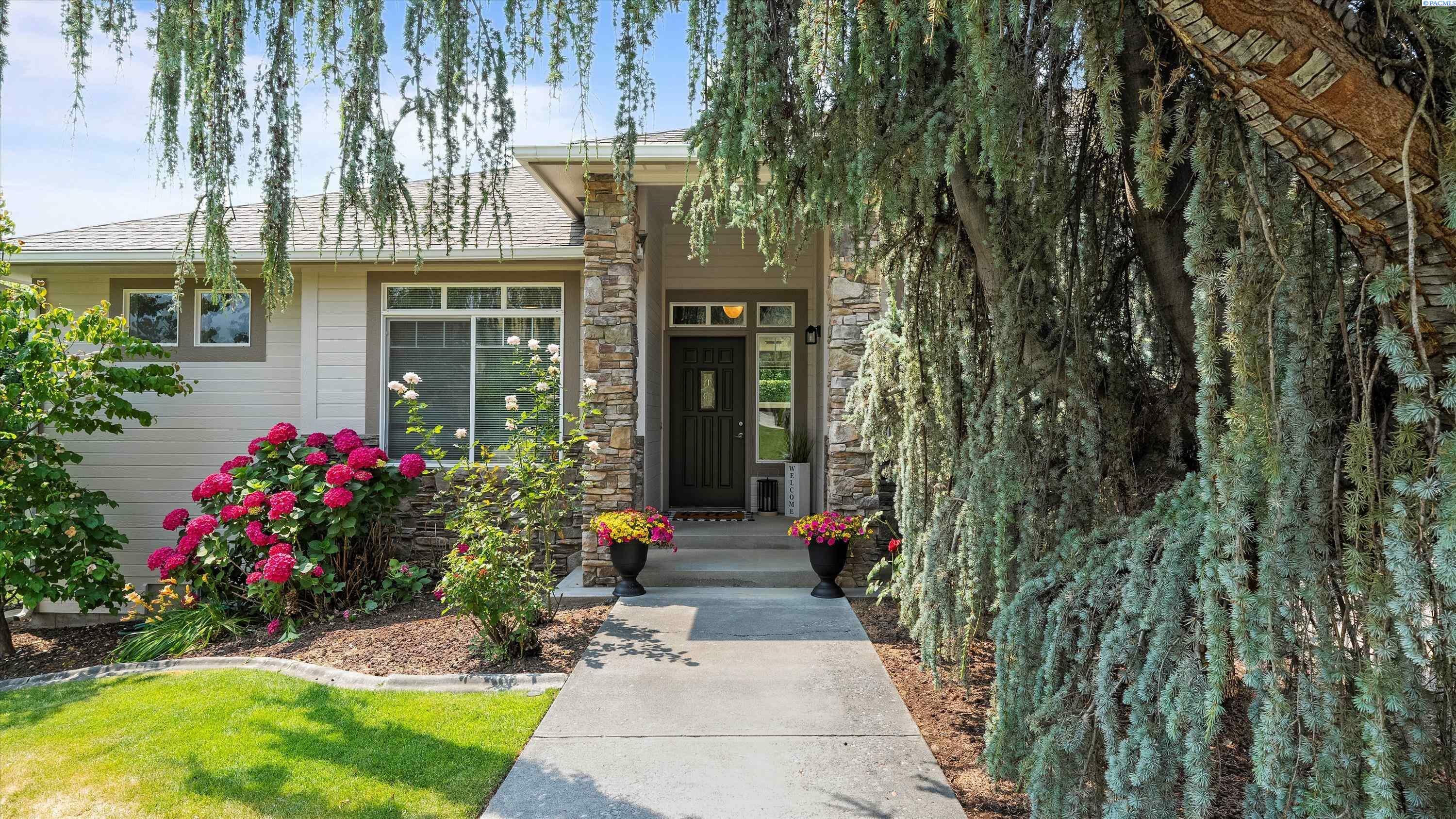 Property Photo: 231 Bear Dr. WA 99352