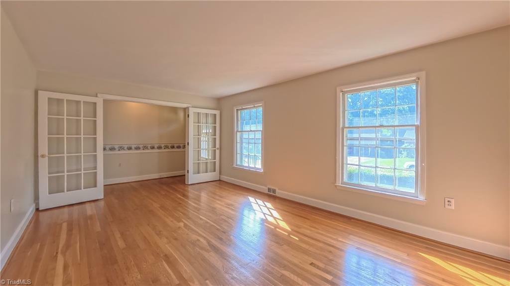 Property Photo: 2841 Deerwood Drive NC 27103