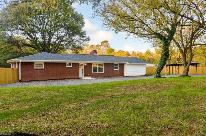 Property Photo: 5515 Bethania Road NC 27040