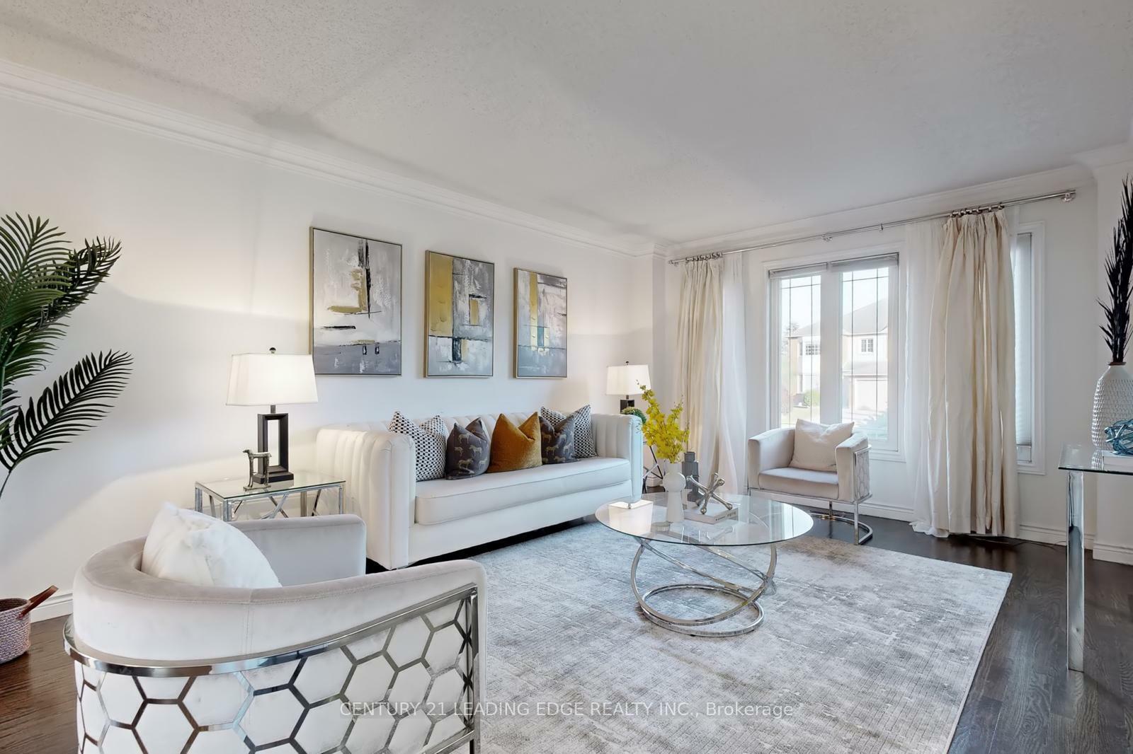 Photo de la propriété: 32 Charrington Crescent ON L3R 0R2