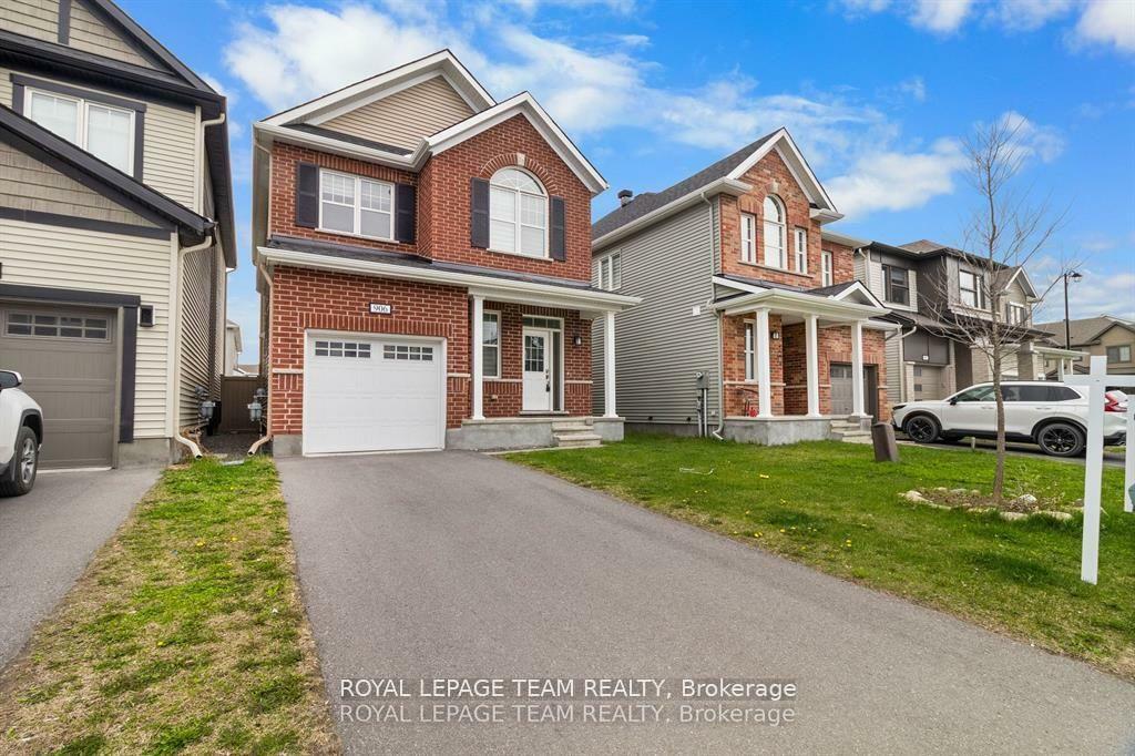 Property Photo: 906 Nokomis Place ON K2J 6T2