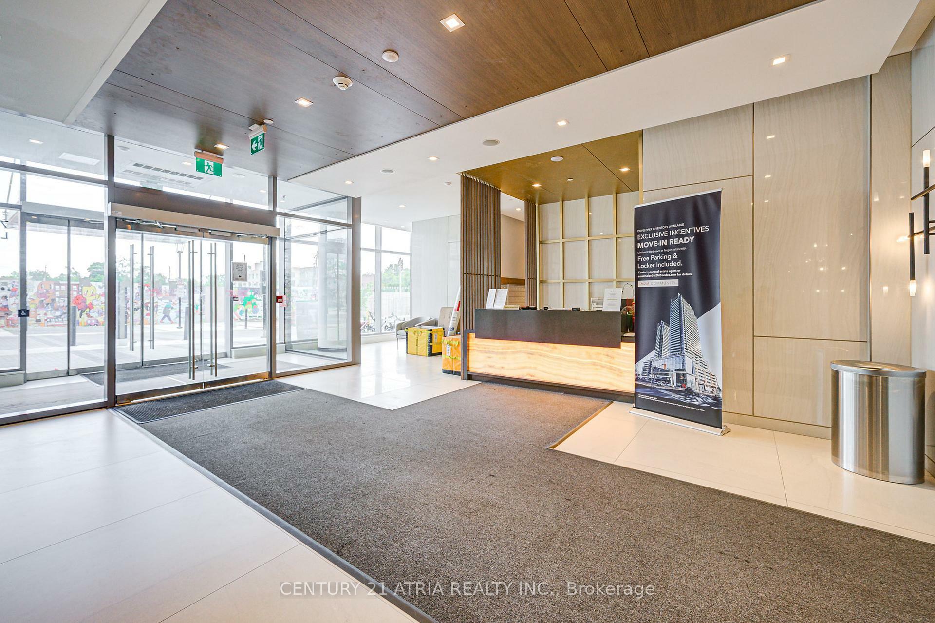 Property Photo: 7 Golden Lion Heights 525 ON M2M 0C1