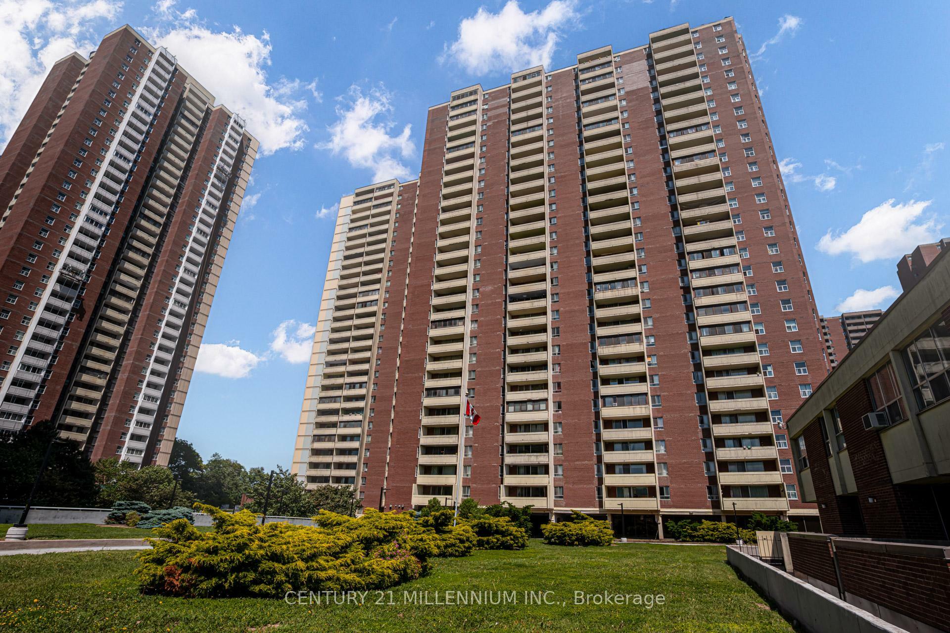 Property Photo: 5 Massey Square 2009 ON M4C 5L6