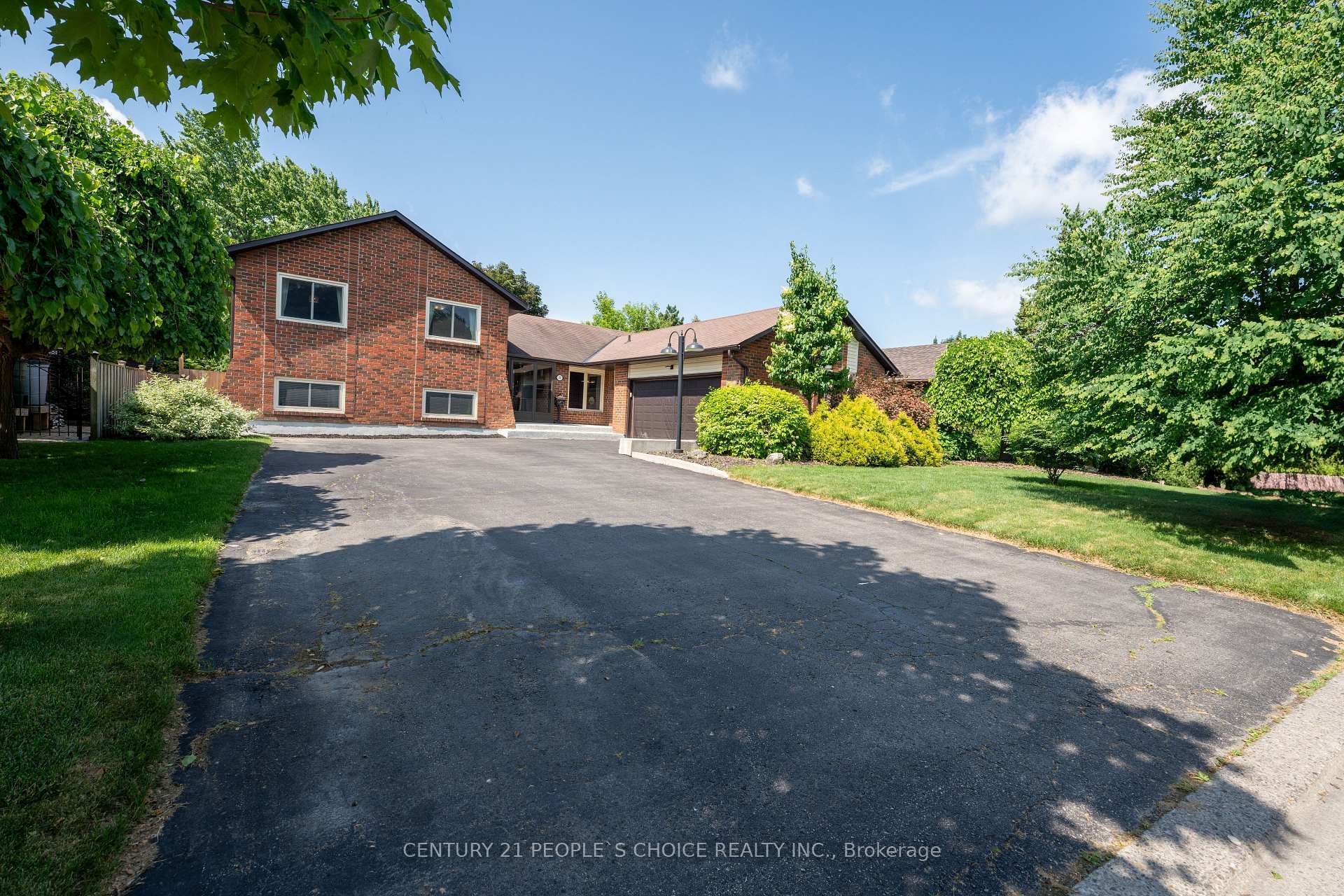 23 Wadsworth Circle  Brampton ON L6Z 1W6 photo