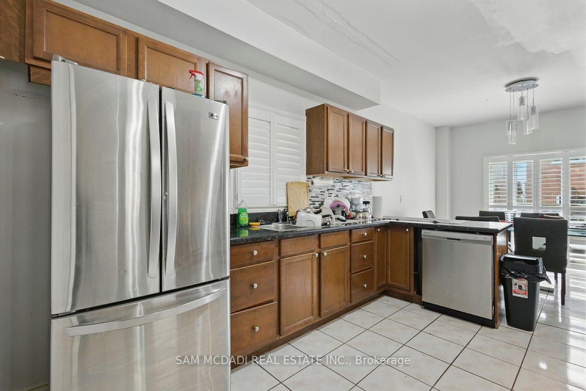 Property Photo: 7258 Dime Crescent ON L5W 1K6