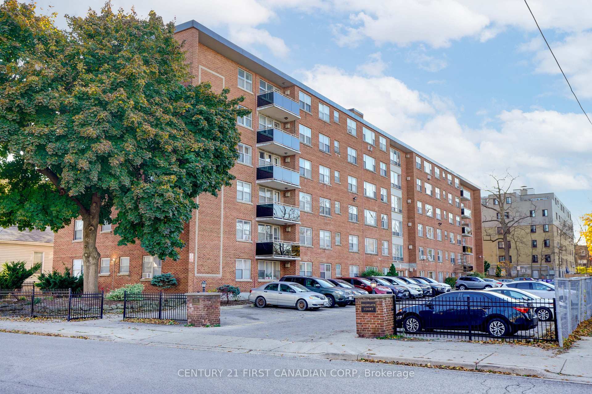 Property Photo:  75 High Street 325  ON N6C 4J8 
