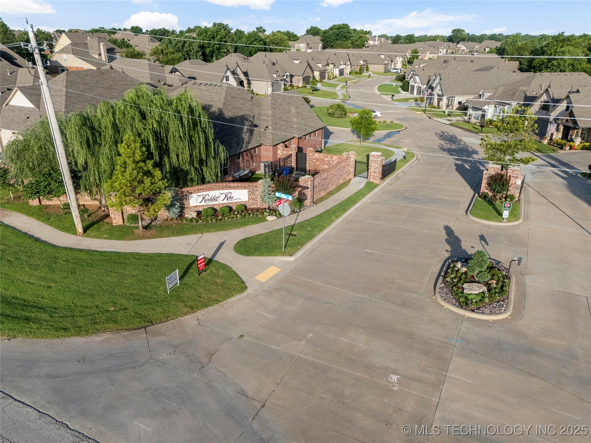 Property Photo: 3735 S Redwood Drive OK 74011