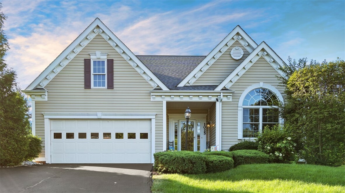 Property Photo: 1025 Brookfield Dr PA 15102