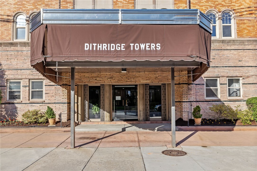 Property Photo: 144 N Dithridge St 801 PA 15213