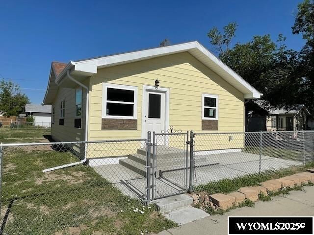 Property Photo: 1126 N Lincoln St WY 82601-0000