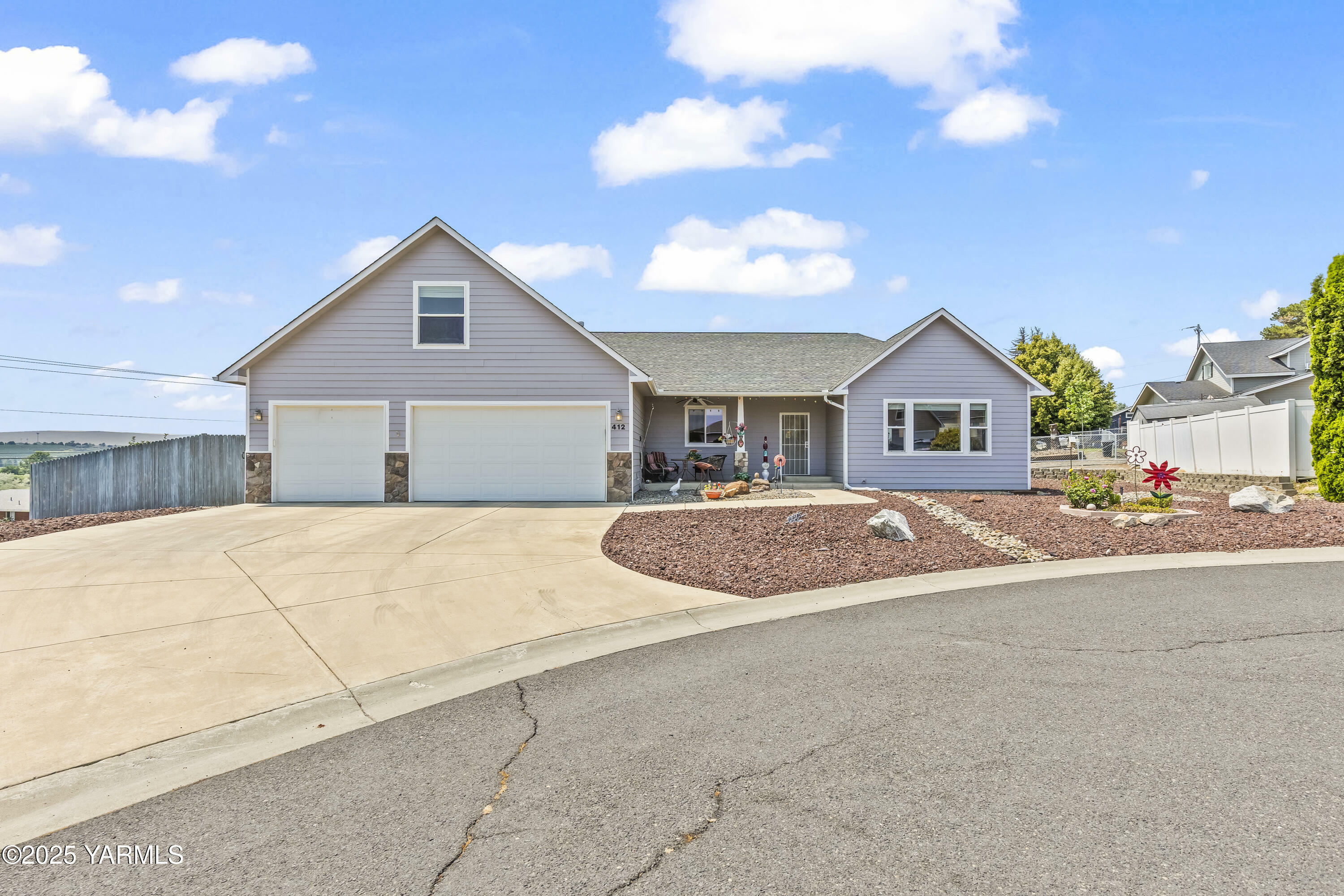 412 S 93rd Ave  Yakima WA 98908 photo