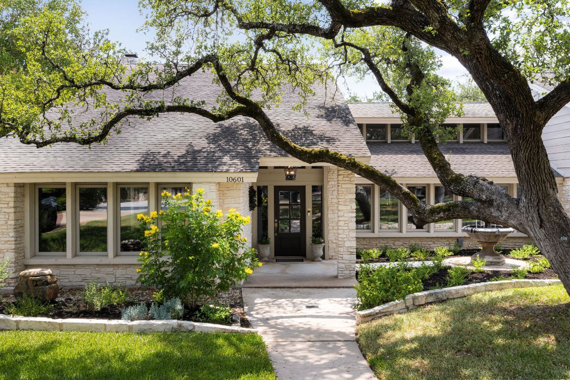 Property Photo: 10601 Spicewood Parkway TX 78750