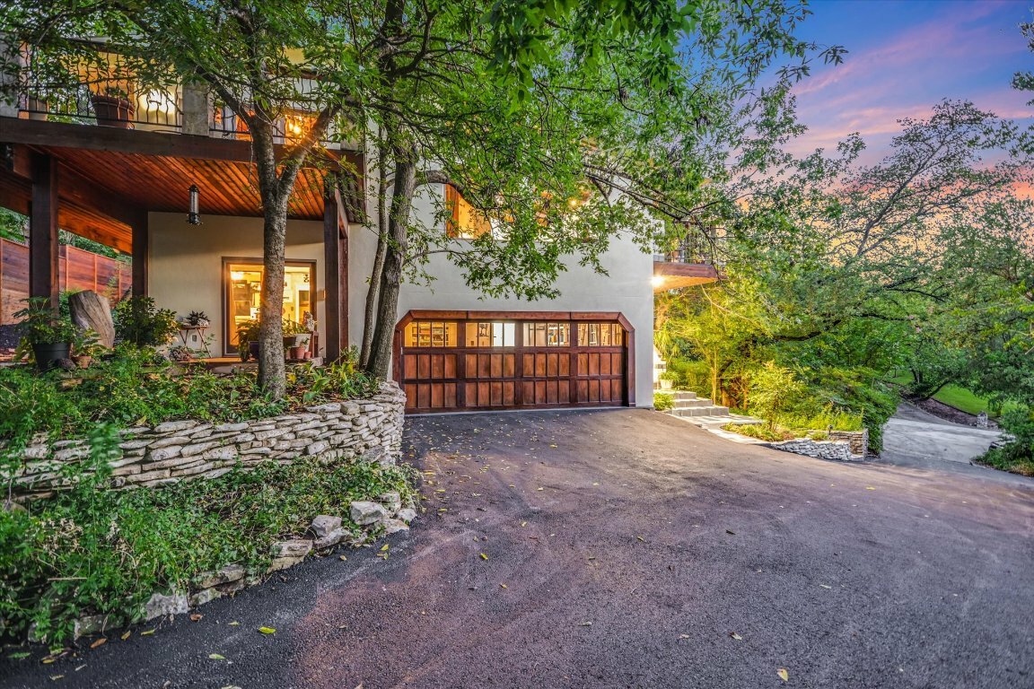 Property Photo: 19 Sugar Shack Drive TX 78746