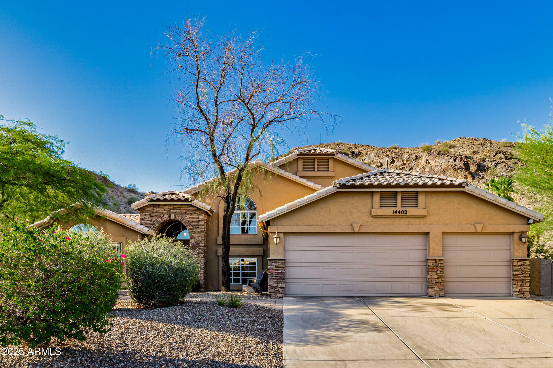 Property Photo: 14402 S 22nd Street AZ 85048
