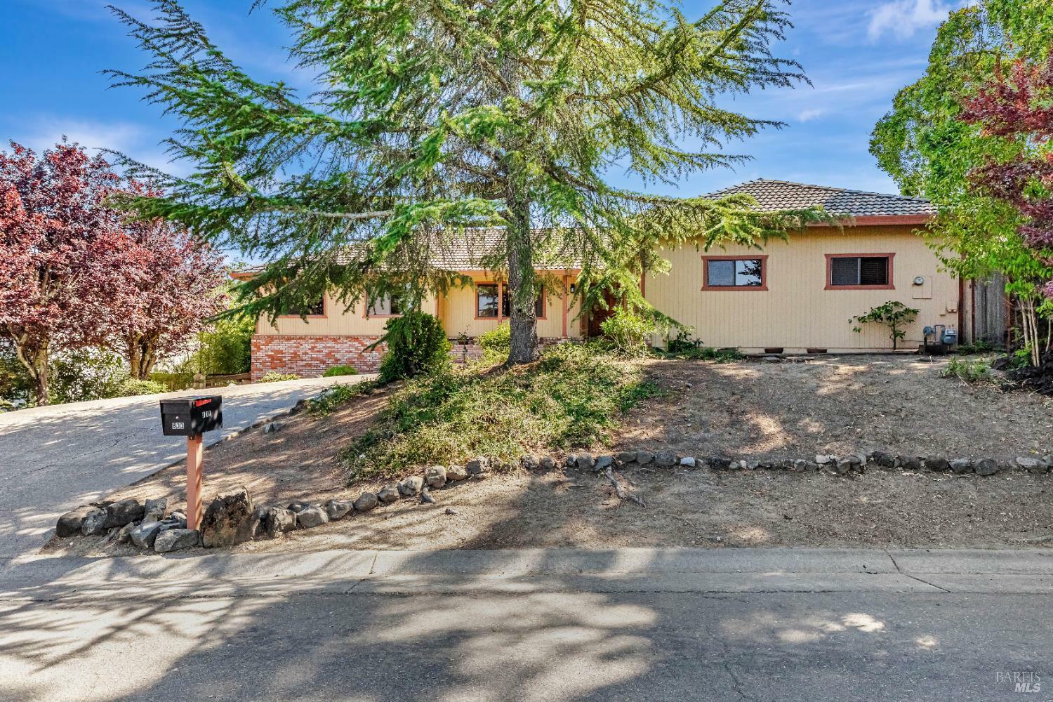 Property Photo:  831 March Avenue  CA 95448 