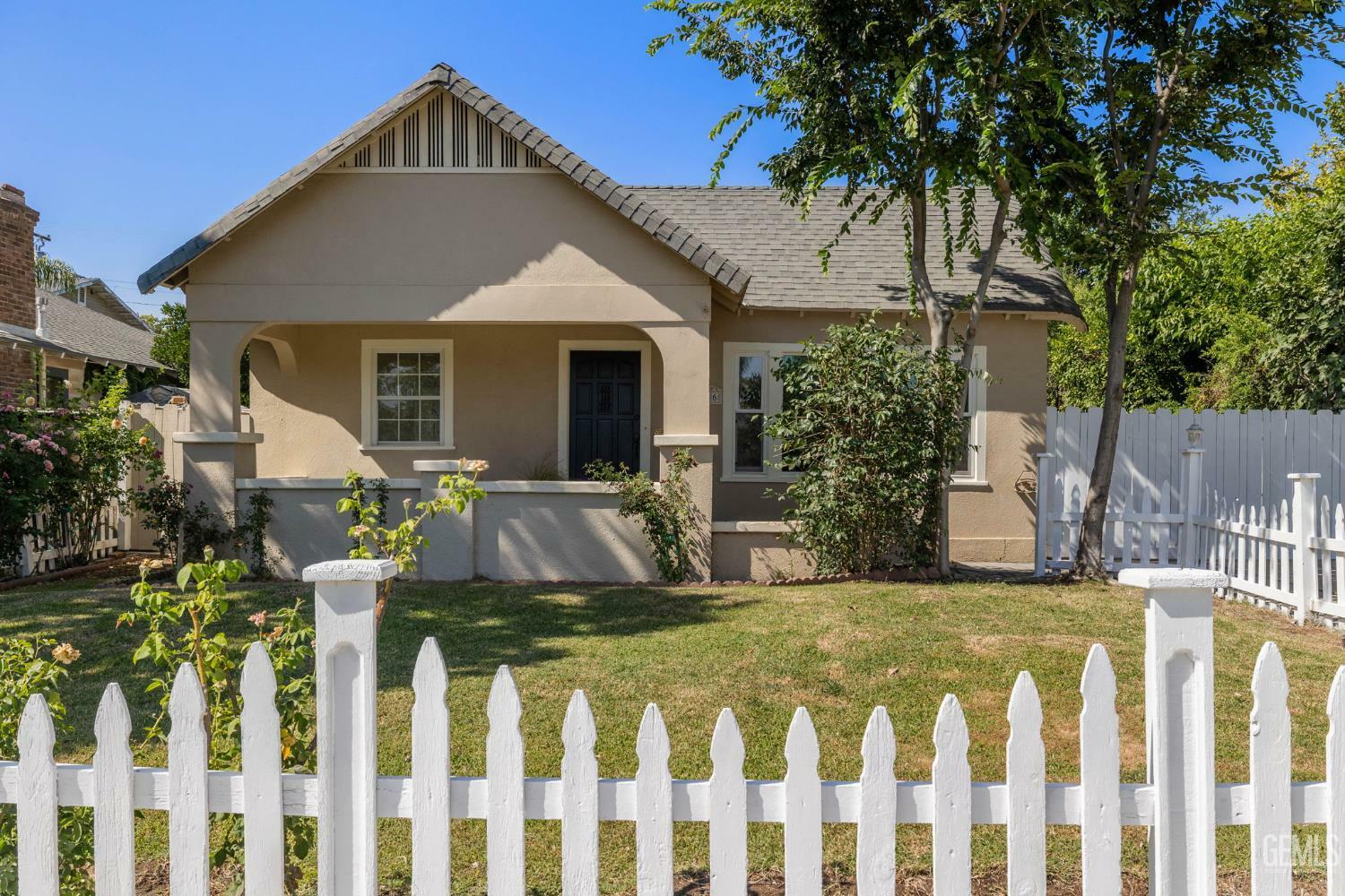 Property Photo: 416 Pacific Street CA 93305