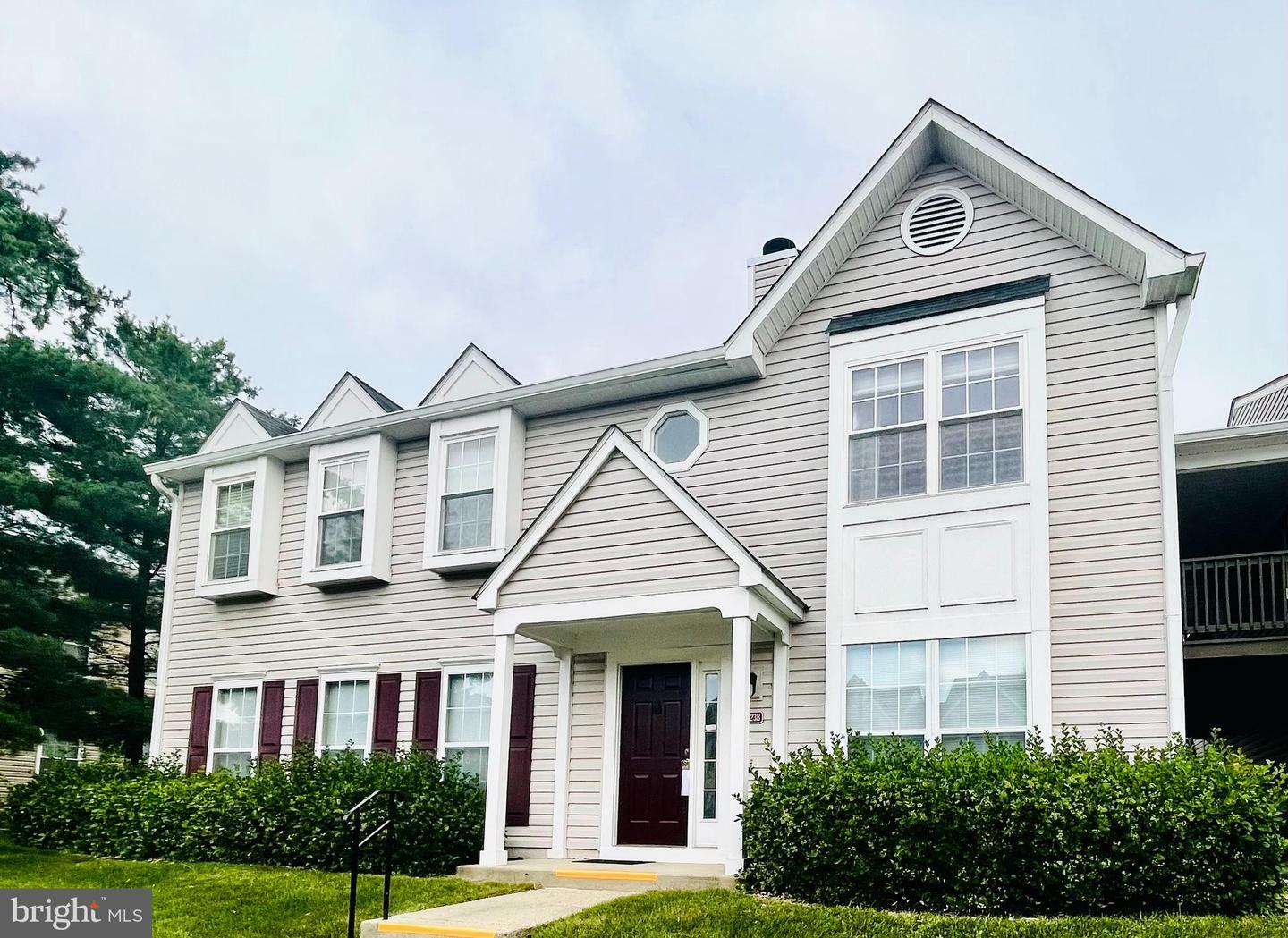 Property Photo: 7823 Harrowgate Circle D VA 22152