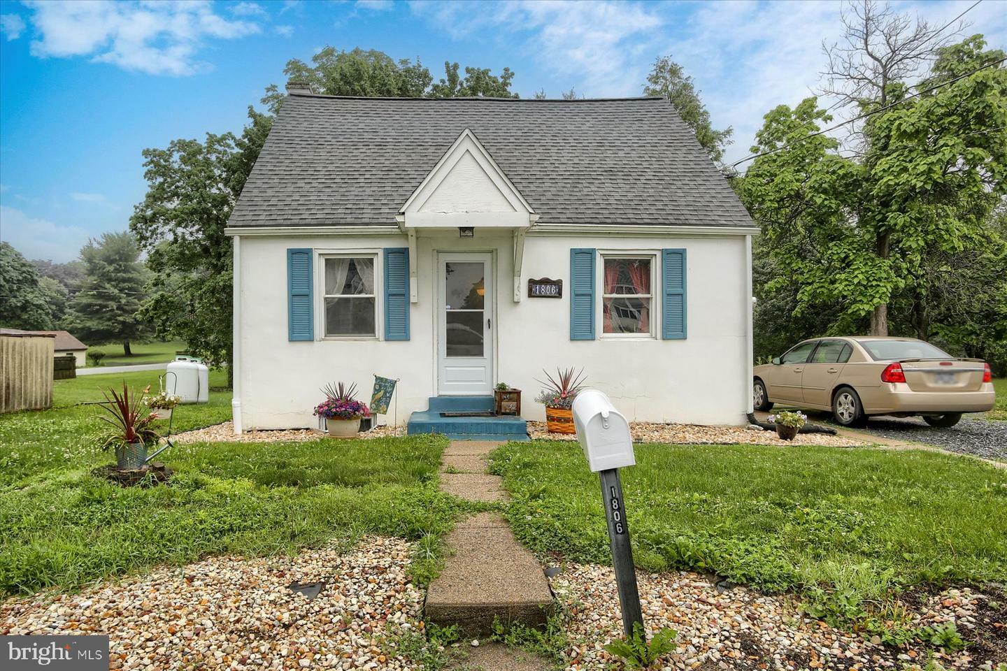 Property Photo:  1806 Suncrest Drive  PA 17013 