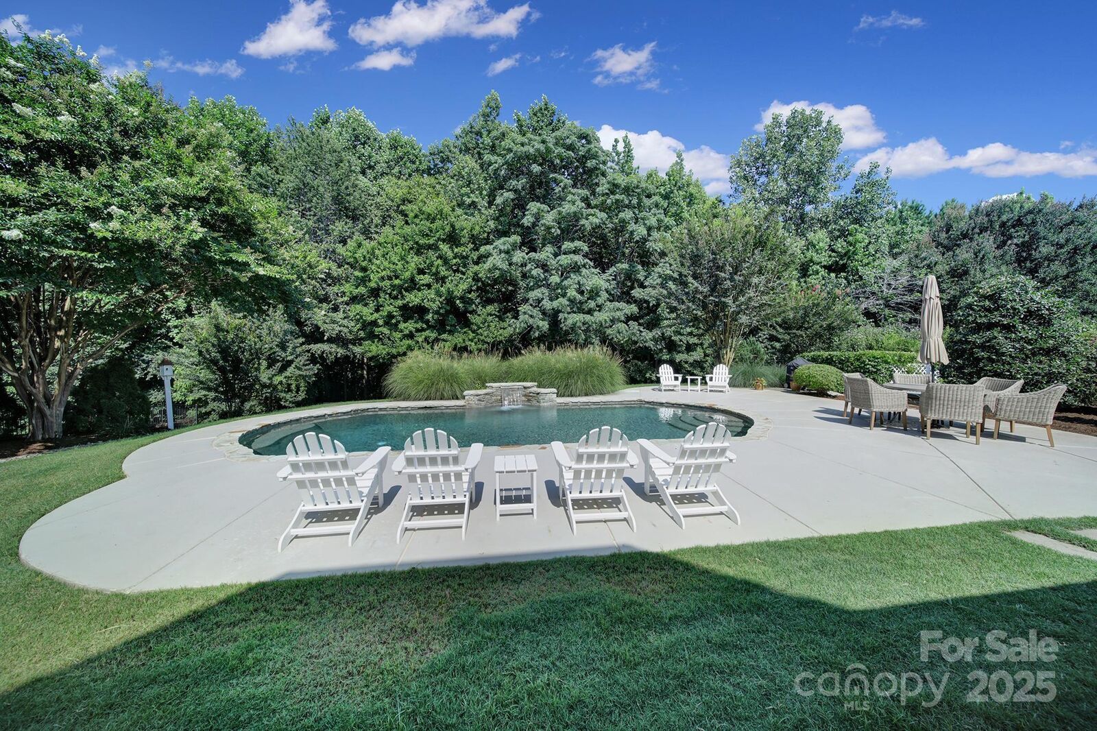 Property Photo:  2909 Julian Glen Circle  NC 28173 
