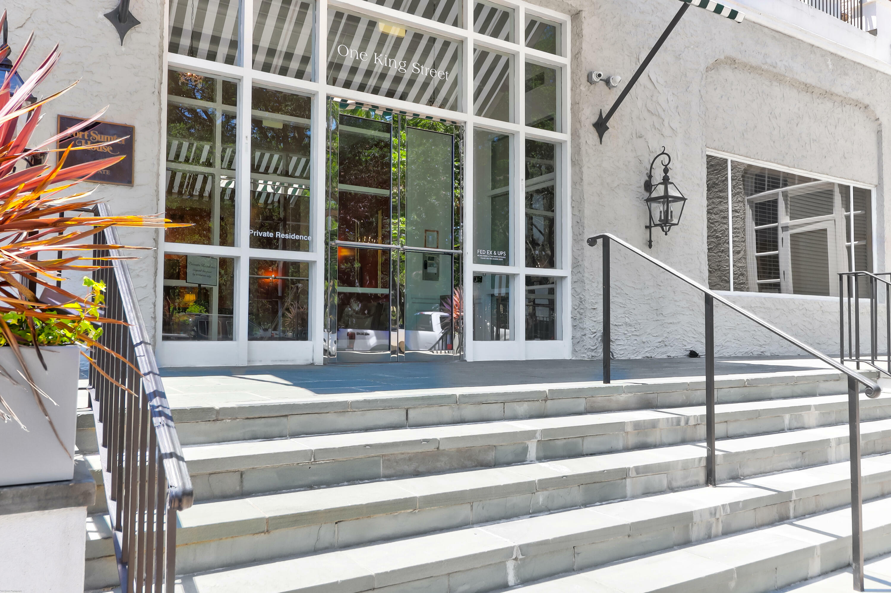 Property Photo: 1 King # 702 SC 29401