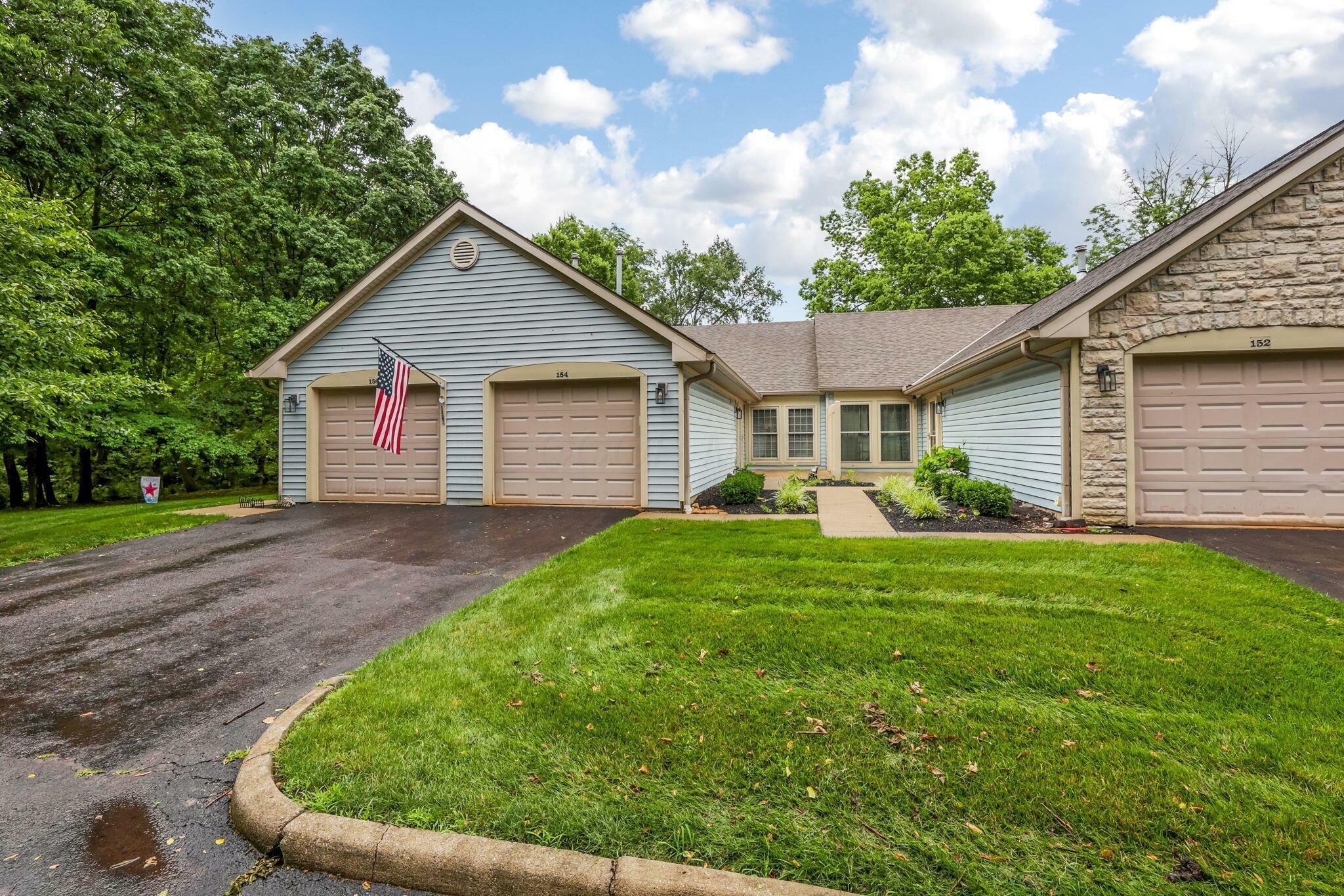 Property Photo: 154 Oak Creek Place OH 43230