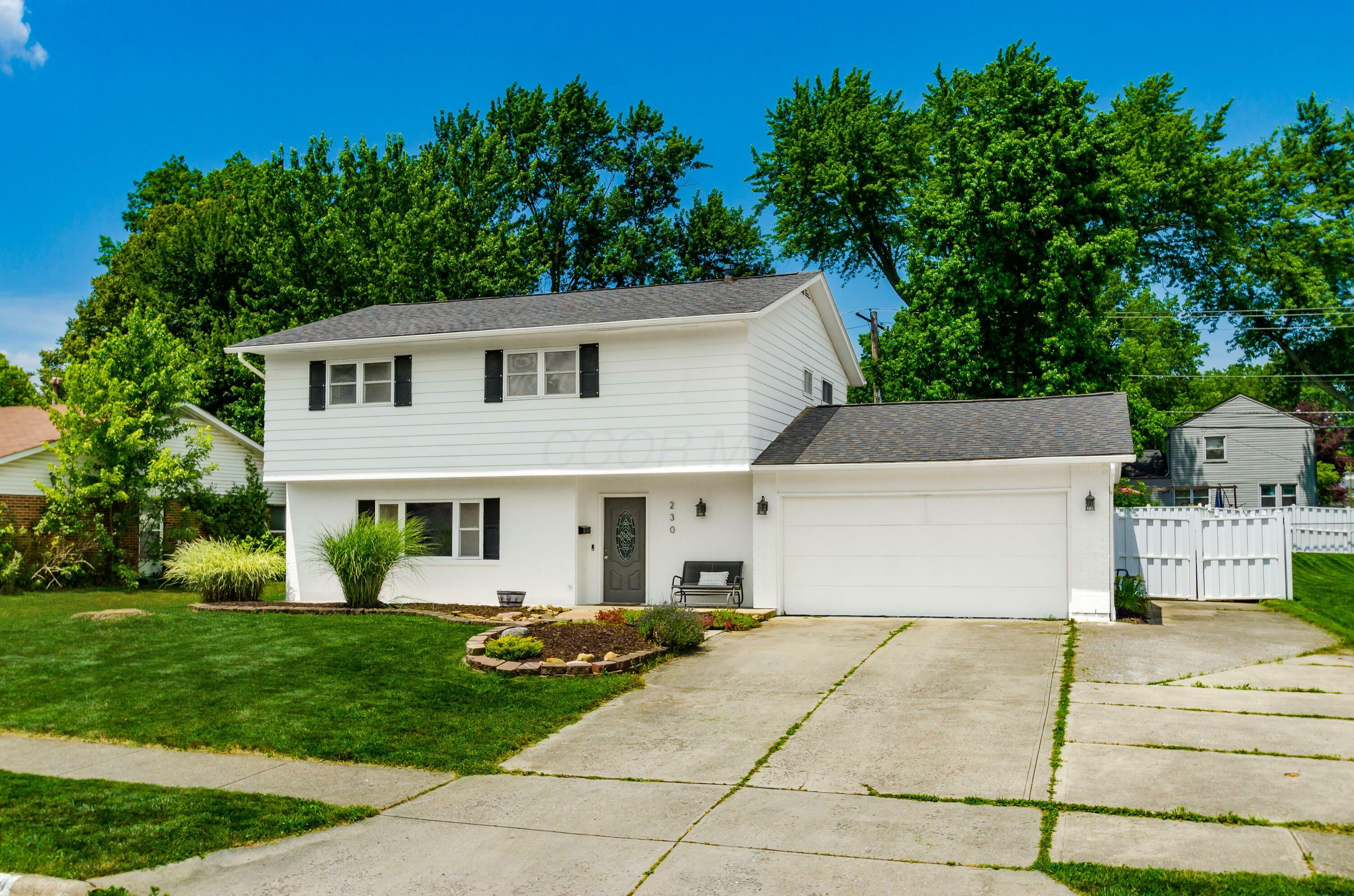 Property Photo: 230 Barcelona Avenue OH 43081