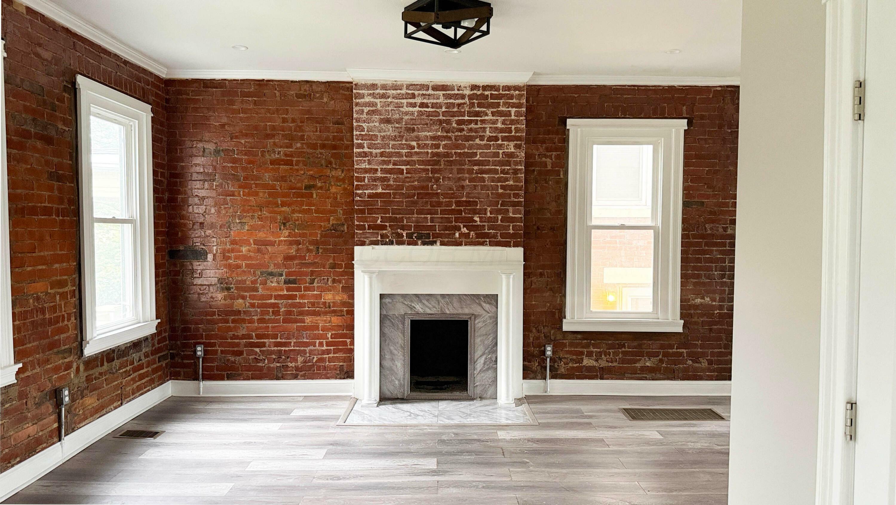 Property Photo: 1577 Richmond Avenue OH 43203