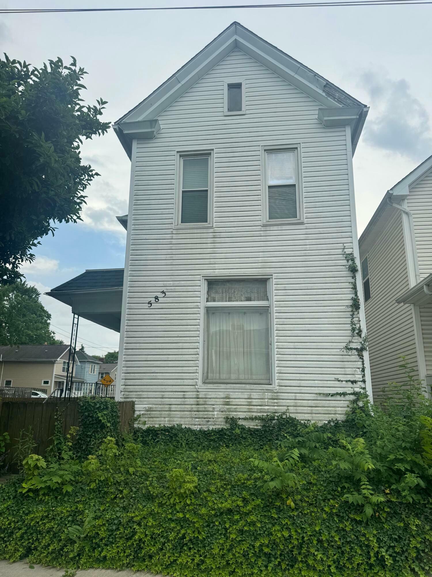Property Photo: 583 E Columbus Street OH 43206