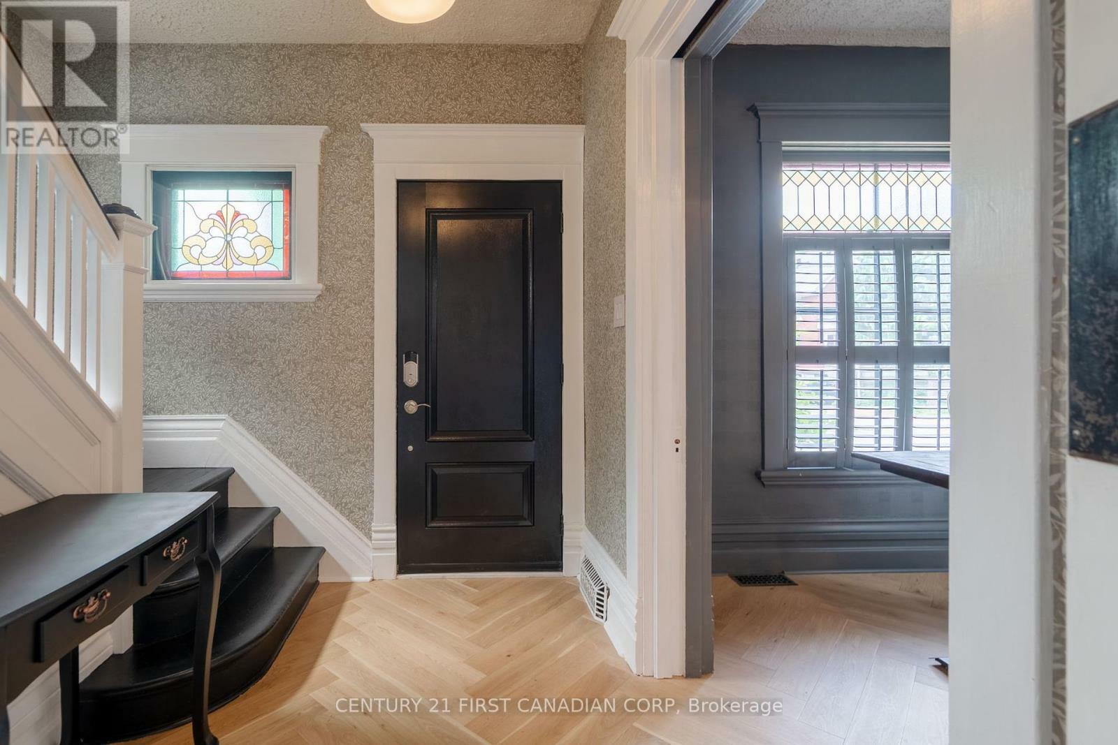 Property Photo: 10 Bellevue Avenue ON N6C 4A5