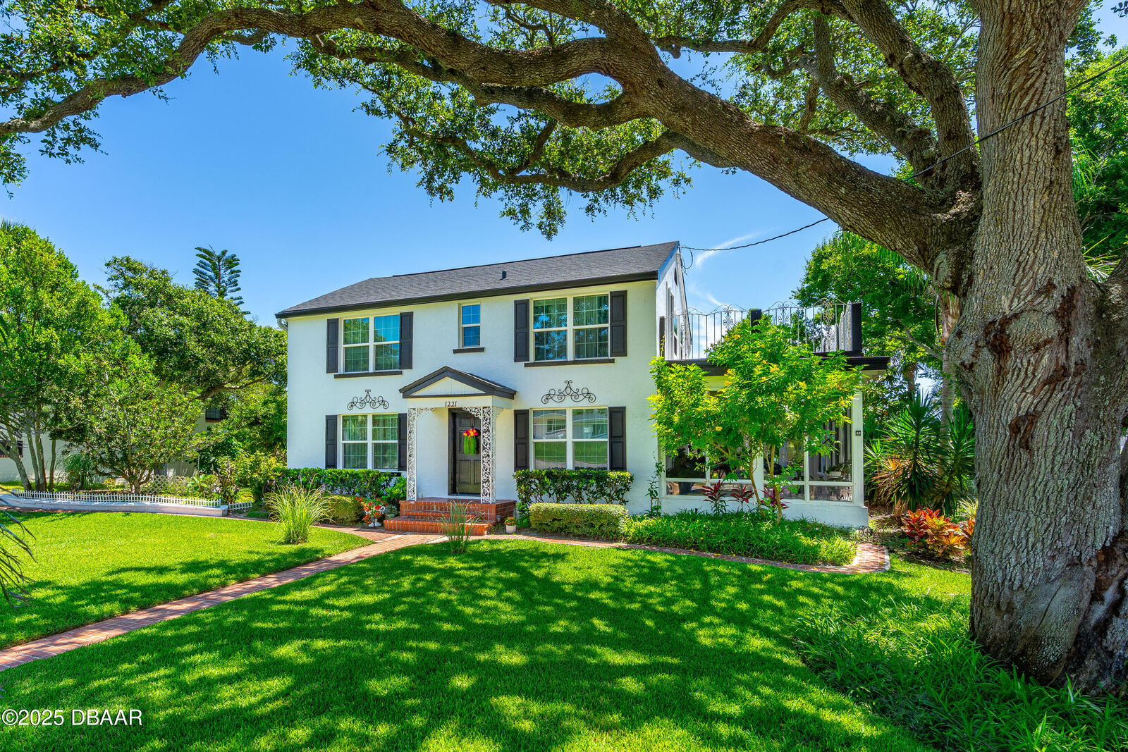 Property Photo:  1221 Gamble Place  FL 32118 