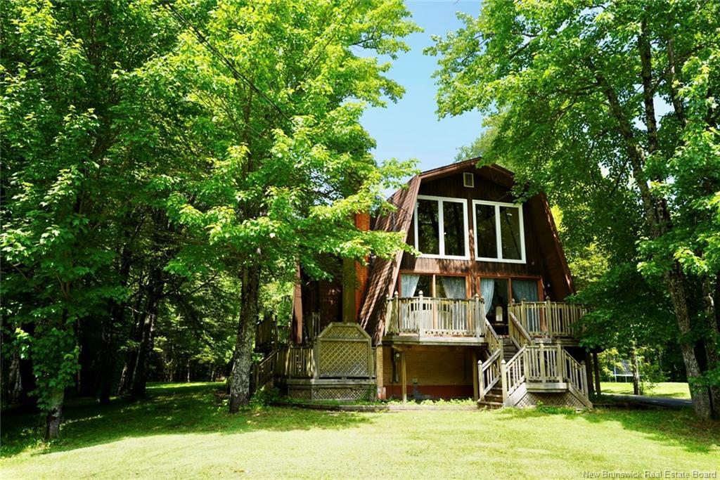 Photo de la propriété: 305 Youghall Drive NB E2A 4X7