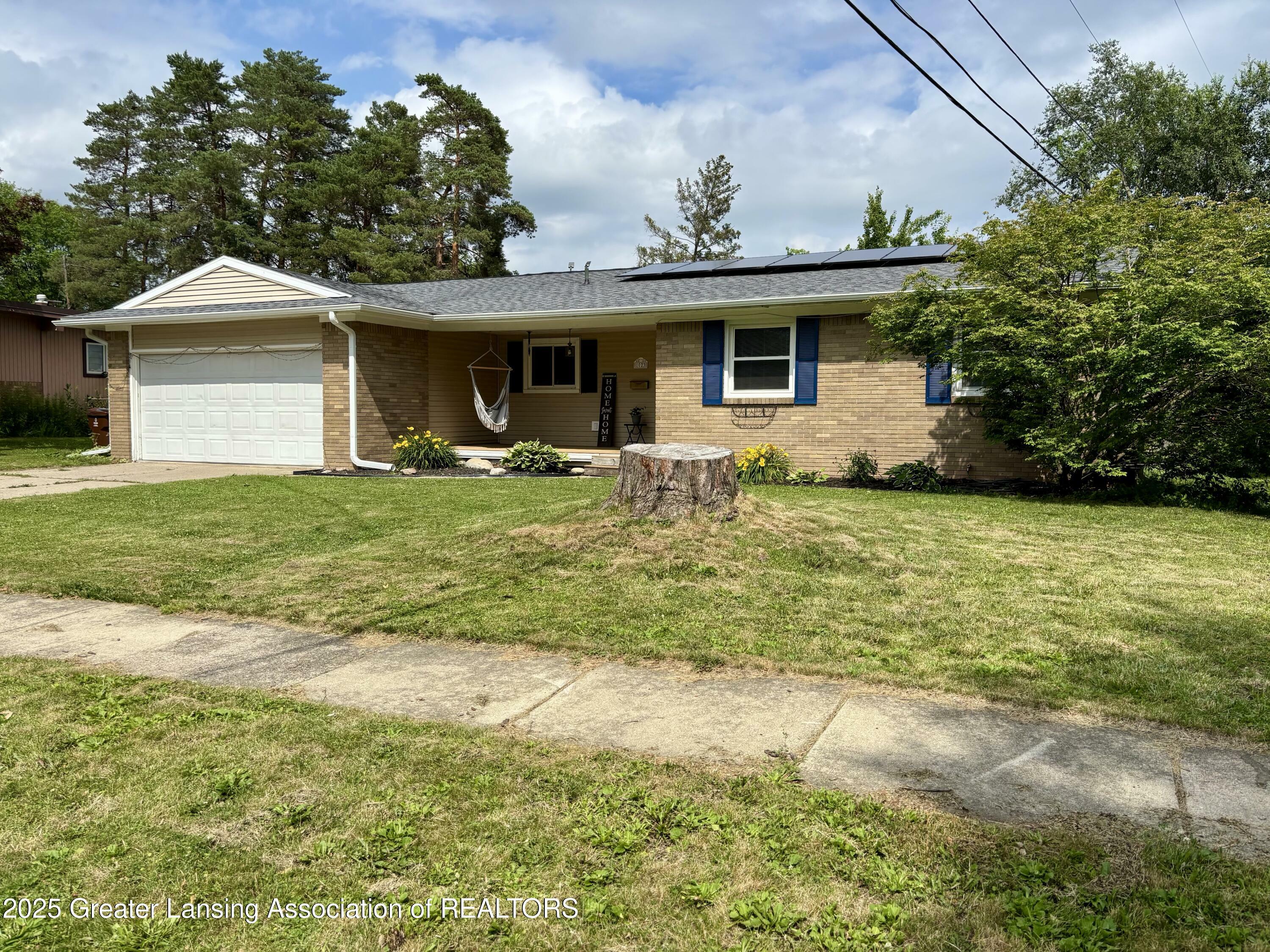 Property Photo: 1023 E Colonial Park Drive MI 48837