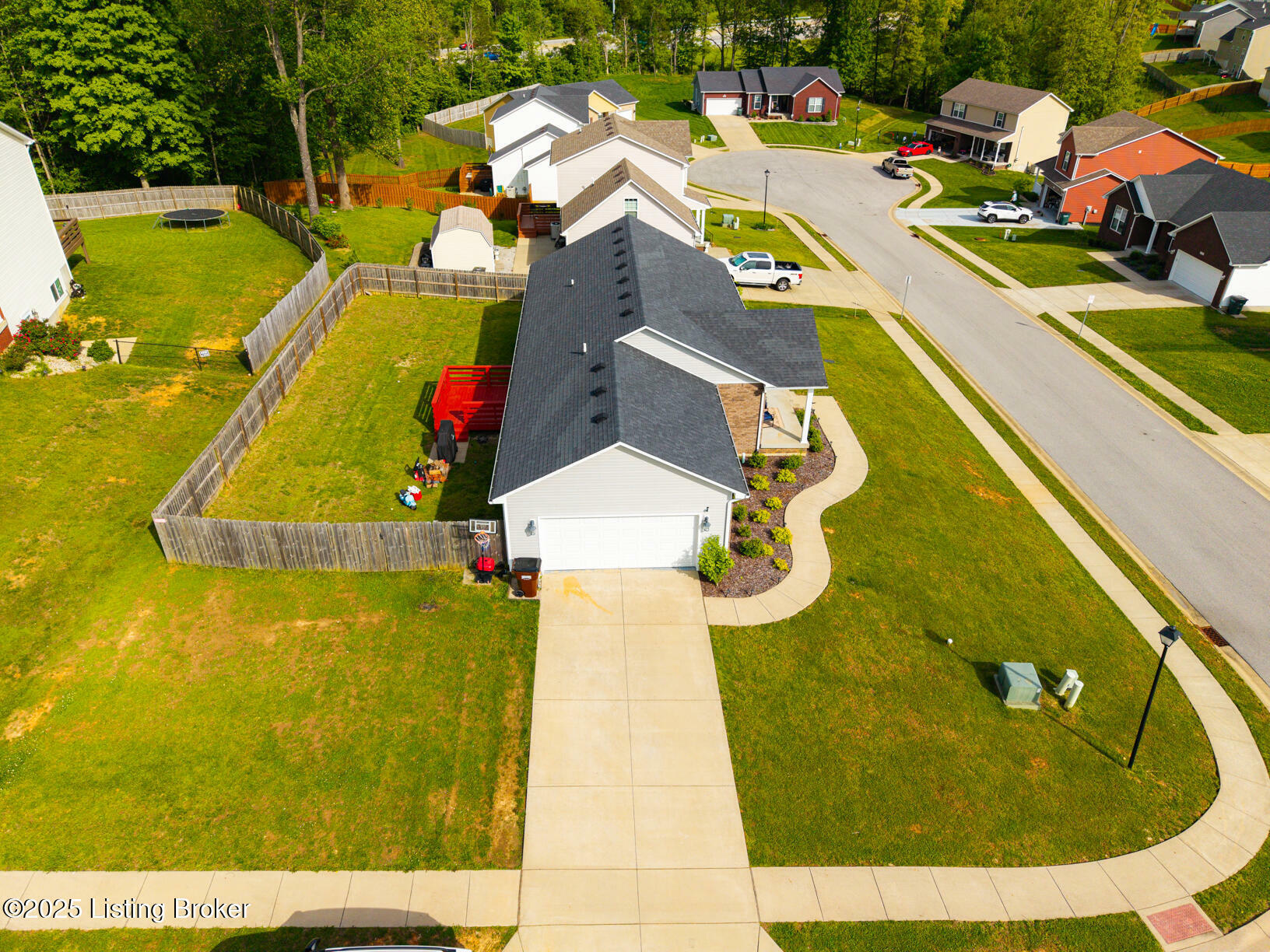Property Photo: 212 Emerson Dr KY 42701