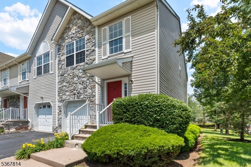 Property Photo:  16 Edith Drive  NJ 08873 