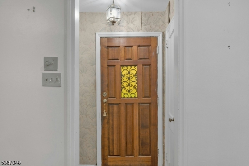 Property Photo:  525 Ashwood Rd  NJ 07081 
