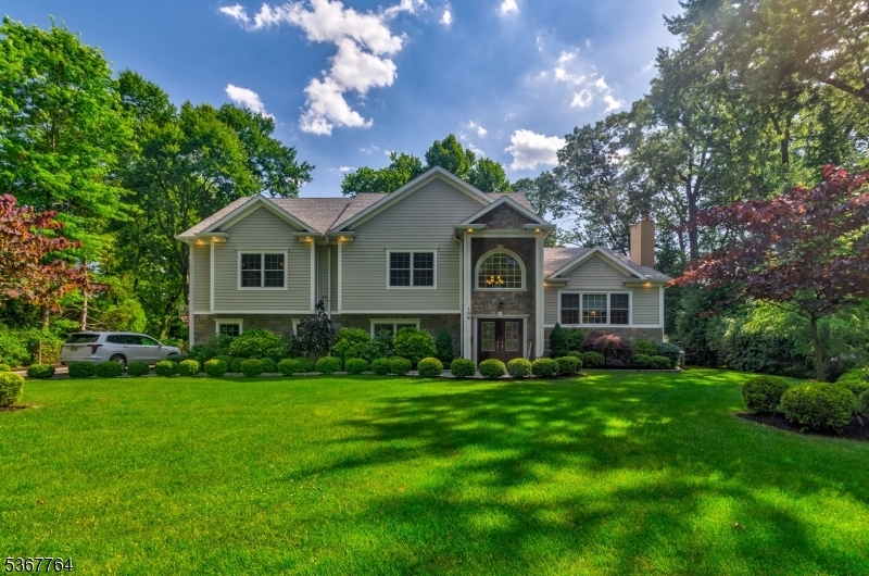 106 Woodbine Cir  New Providence Boro NJ 07974 photo