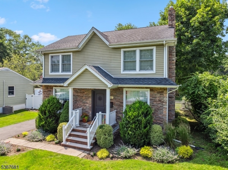 562 Barnett Pl  Ridgewood Village NJ 07450 photo