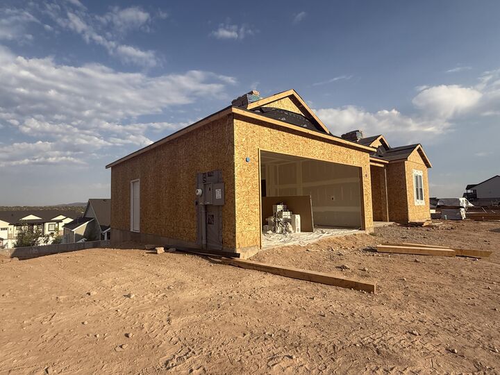 Property Photo: 107 N Sterling Dr (Lot 35 Phs 4 Crescent Hills) UT 84720