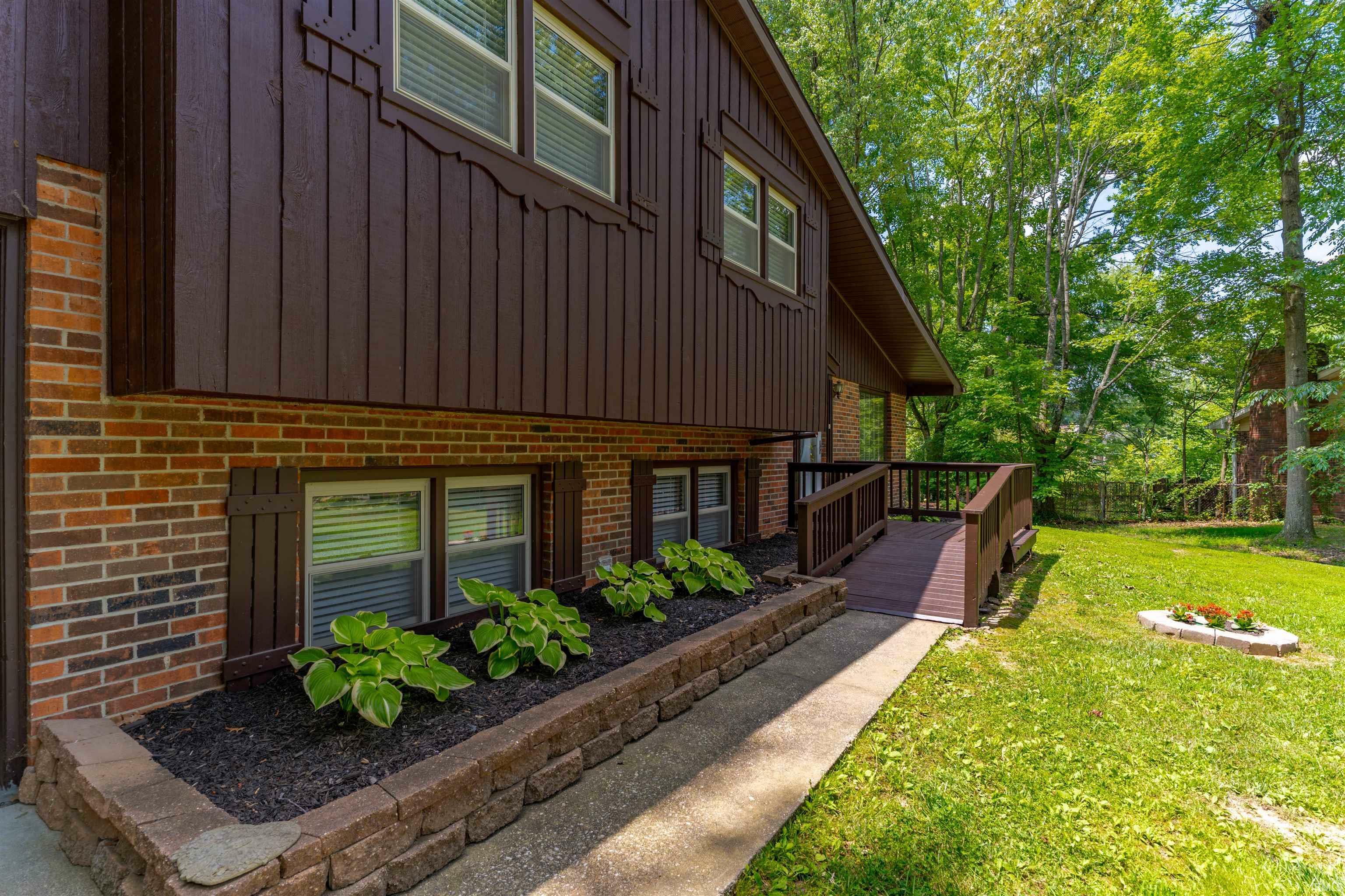 Property Photo: 417 Pine Place IN 47710