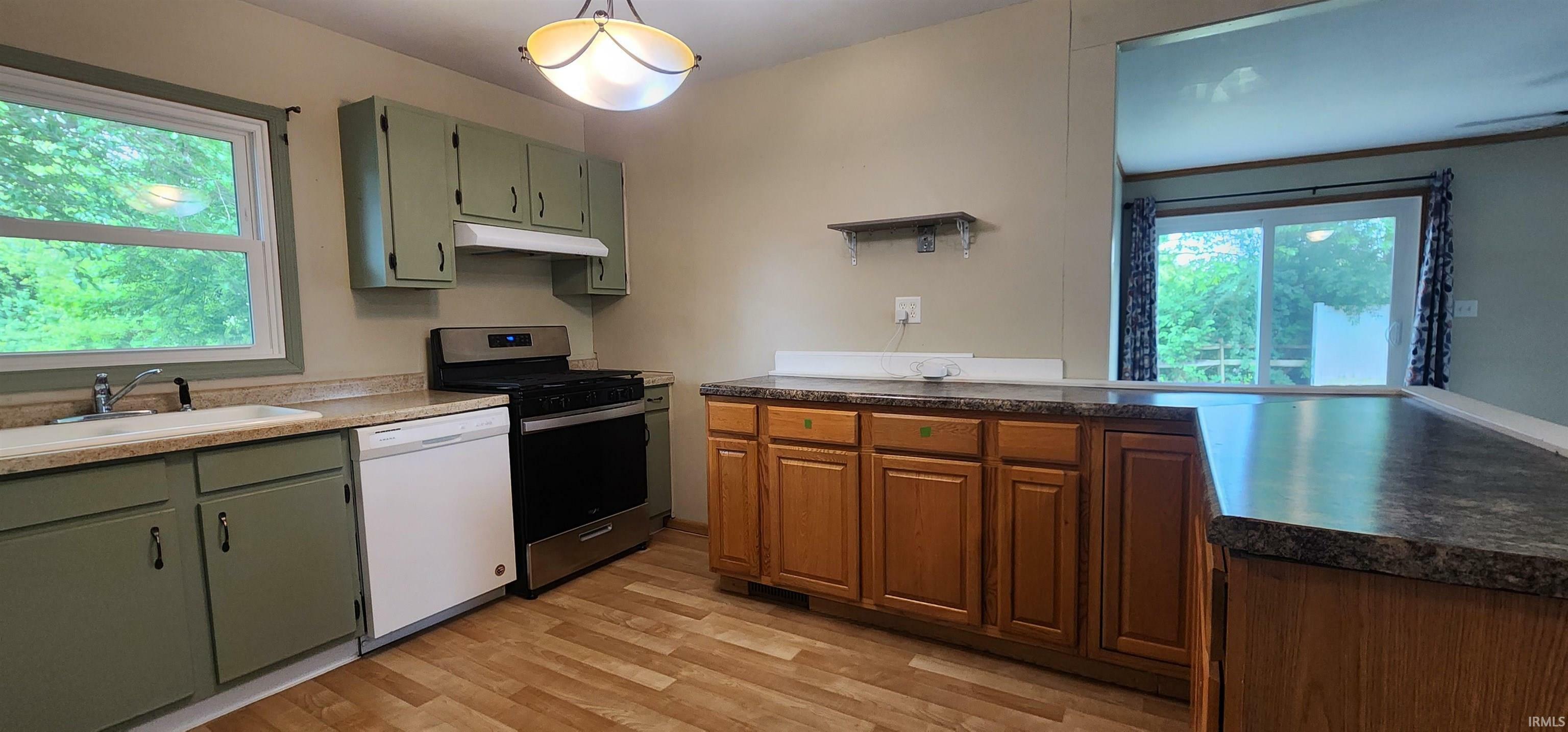 Property Photo: 606 S Manor Drive IN 46567