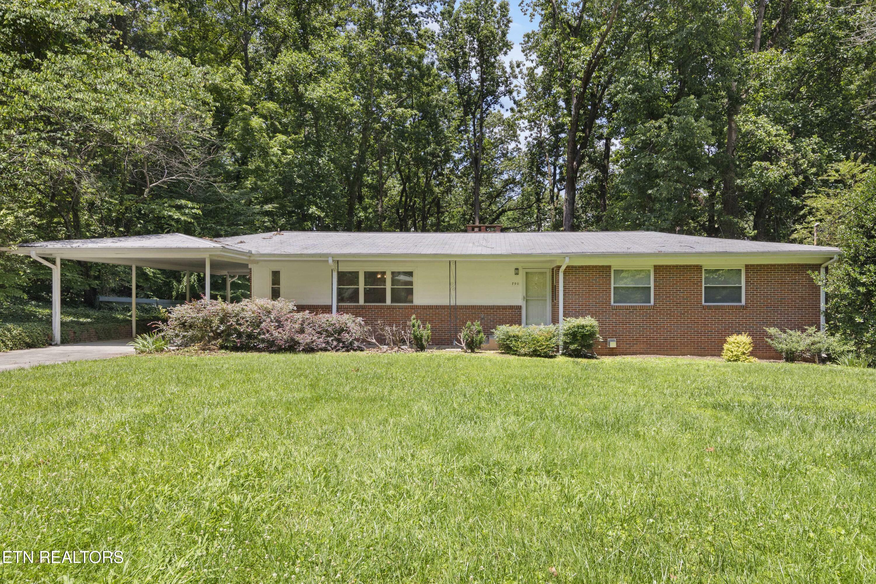 Property Photo: 790 W Outer Drive TN 37830