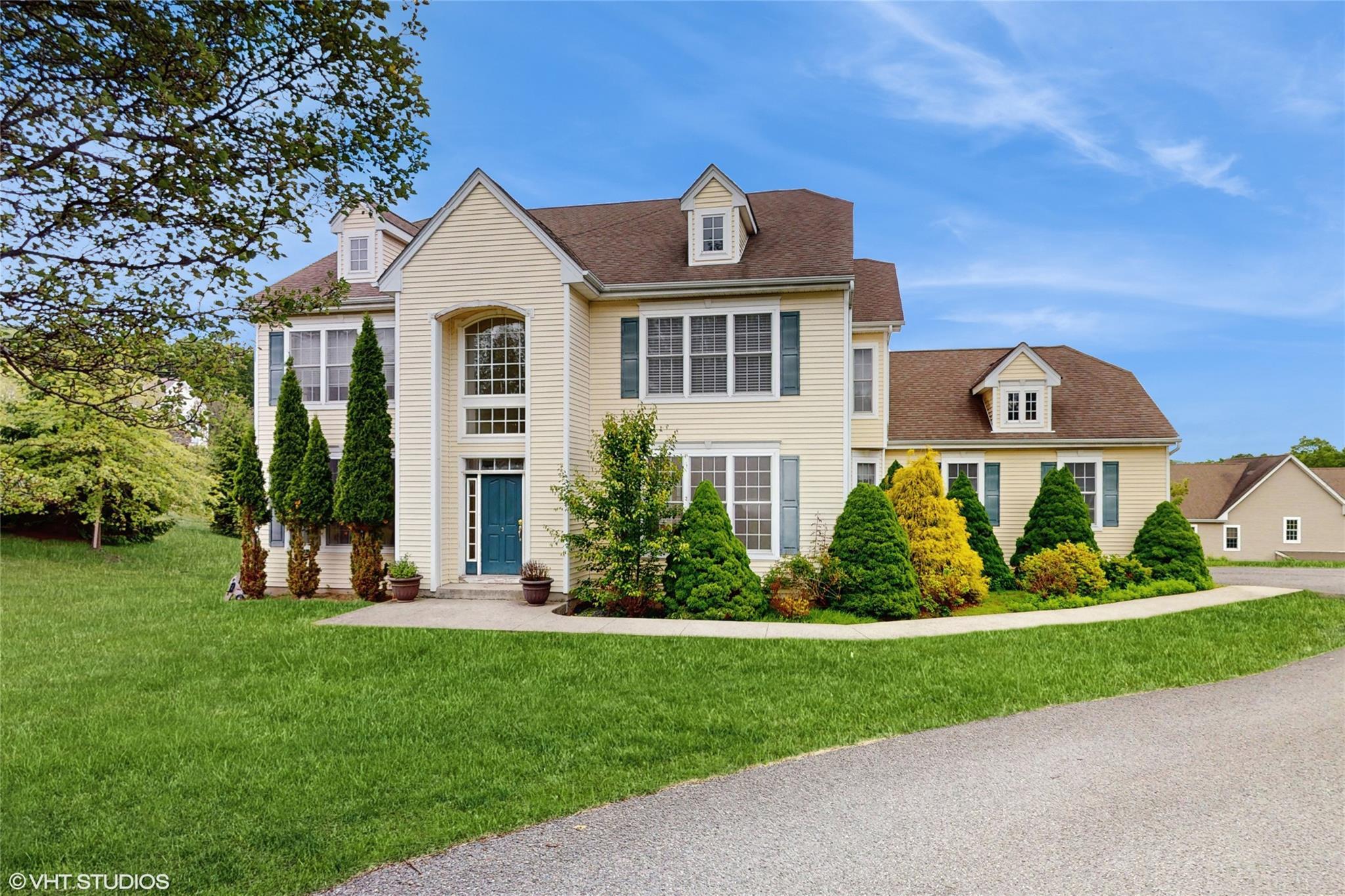 3 Caledonia Circle  Woodbury NY 10930 photo