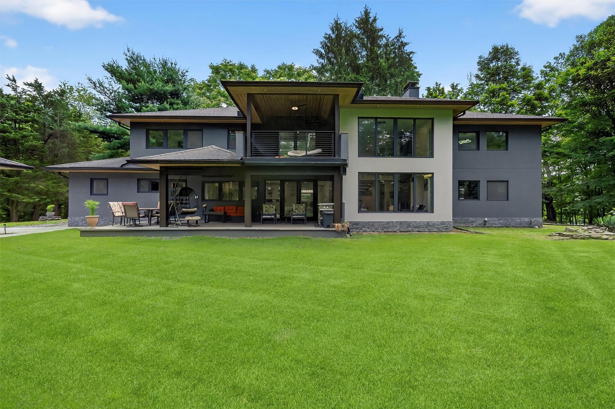 Property Photo:  41 Sand Hill Lane  NY 10921 