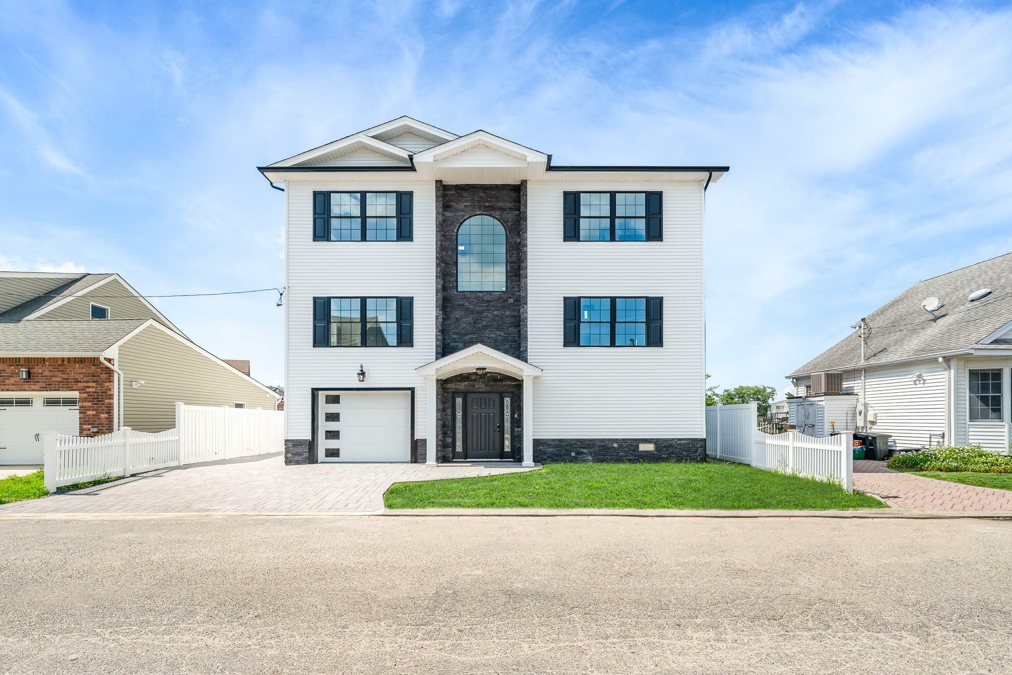 23 Bay Street  Bellmore NY 11710 photo