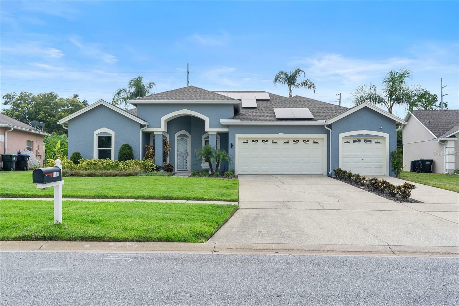 Property Photo: 4110 Maplegrove Drive FL 32818