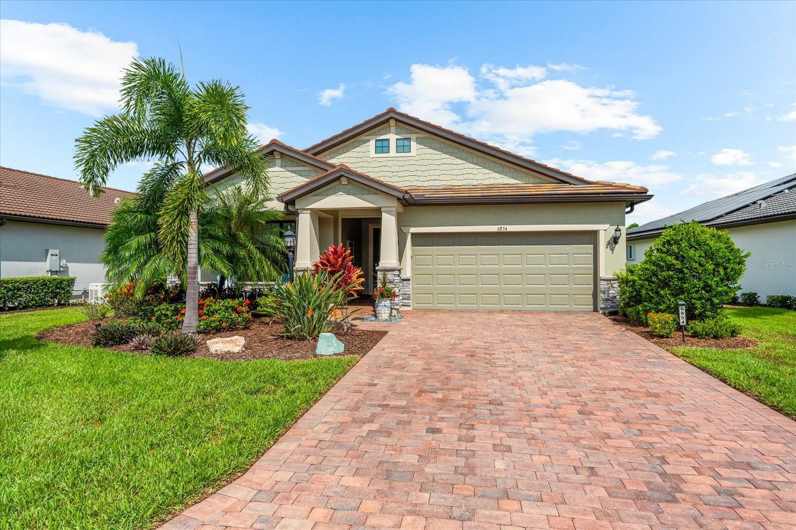 Property Photo: 6854 Chester Trail FL 34202