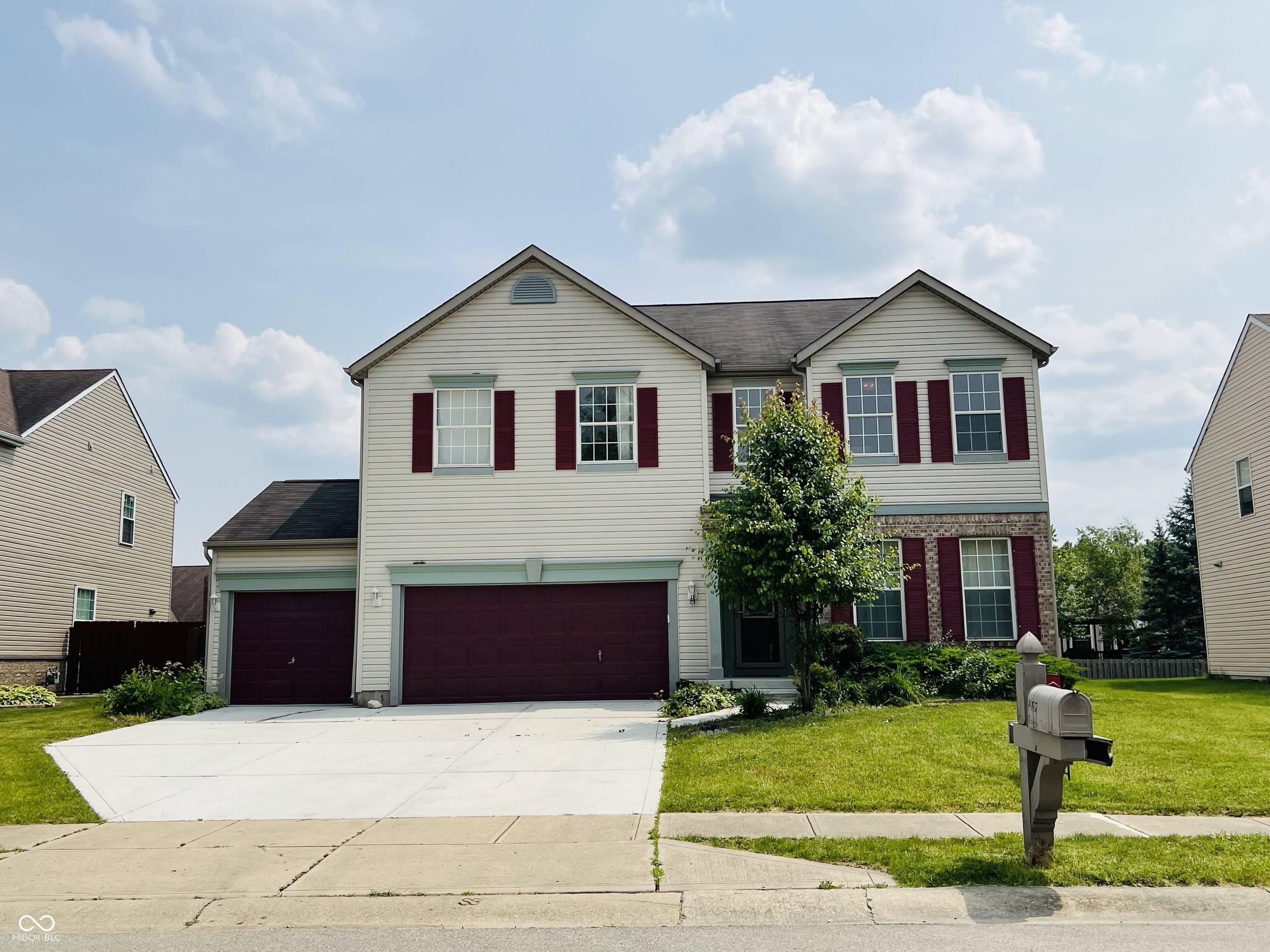 9987 Rainbow Falls Lane  Fishers IN 46037 photo