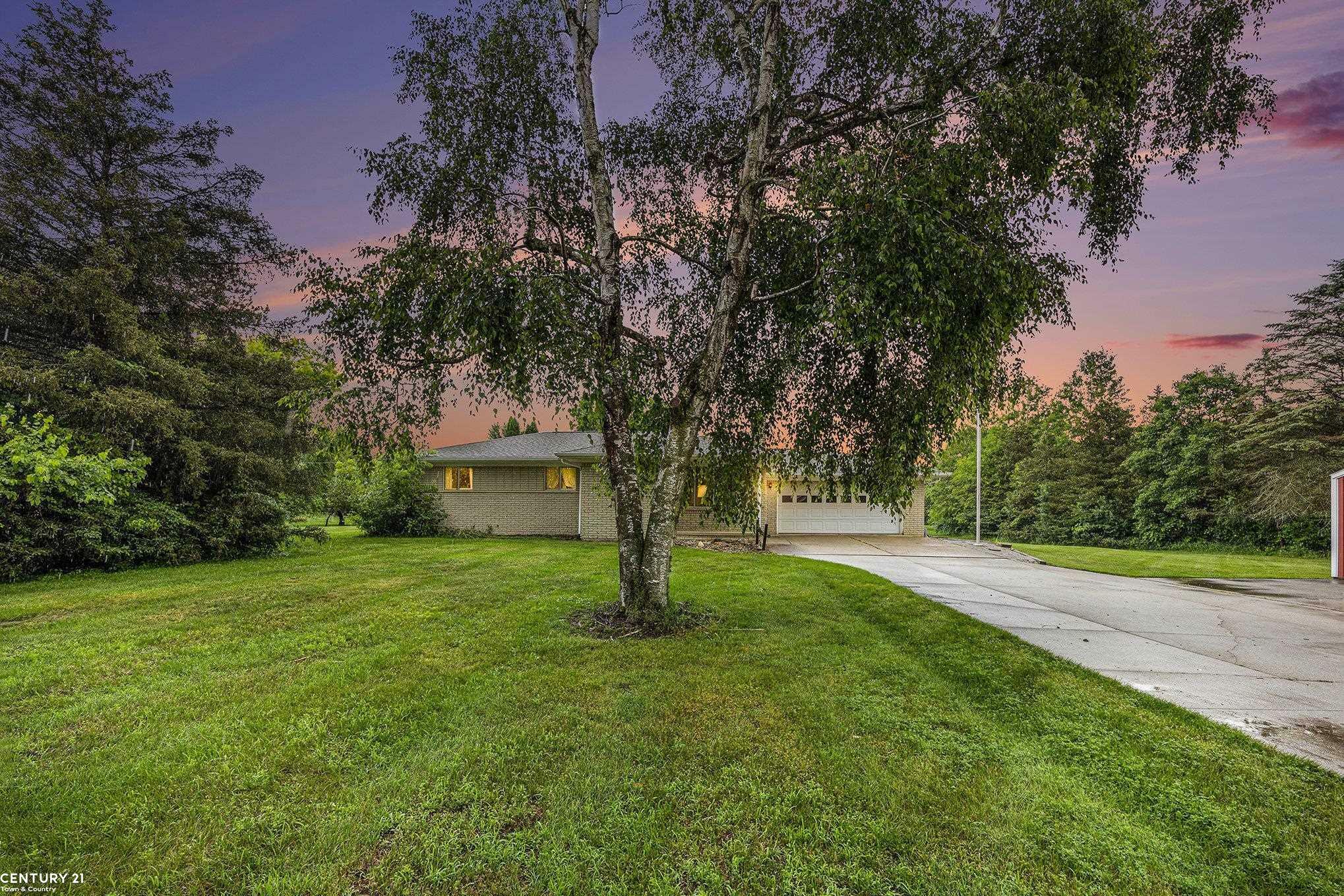Property Photo: 8877 Marr Road MI 48003