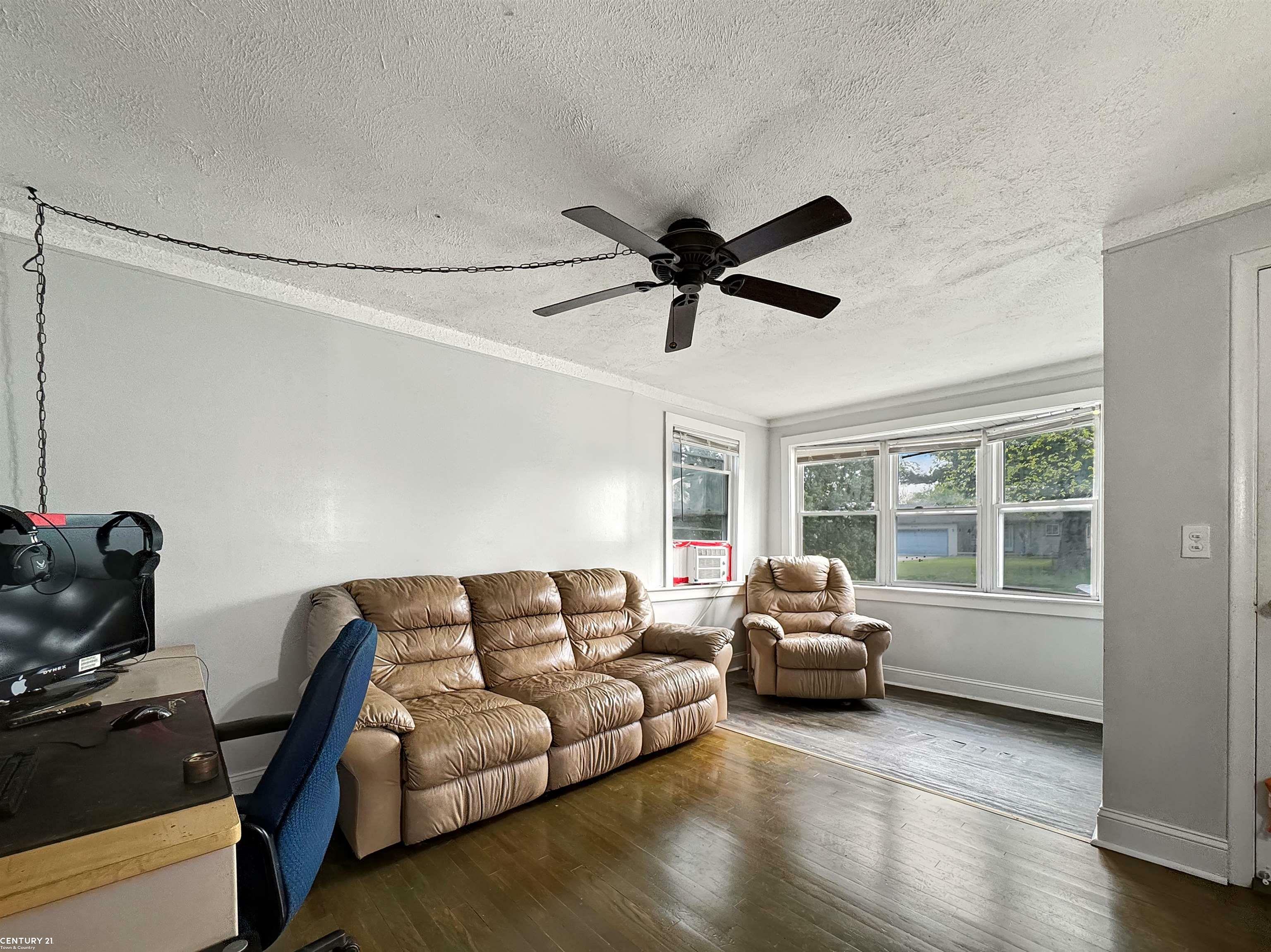 Property Photo: 21756 Shakespeare Avenue MI 48021